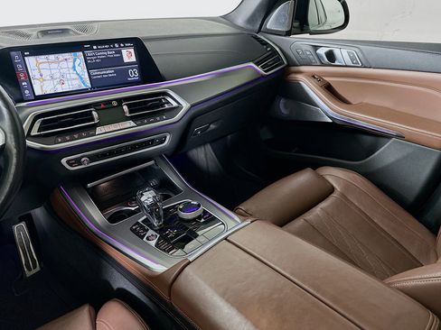 Used 2020 BMW X5 M50i w/ Executive Package image 24