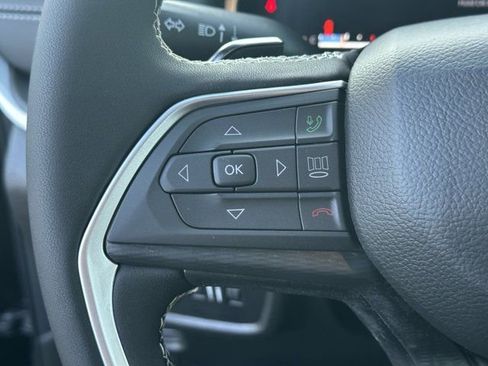 New 2025 Jeep Grand Cherokee L Laredo image 21