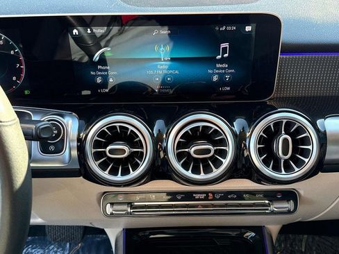 Used 2020 Mercedes-Benz GLB 250 image 25