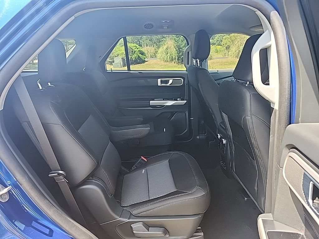 Used 2023 Ford Explorer XLT RWD image 37
