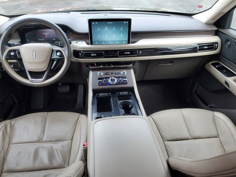 Certified 2022 Lincoln Aviator Reserve w/ Equipment Group 201A image 11