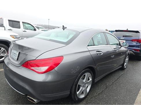 Used 2015 Mercedes-Benz CLA 250 image 4