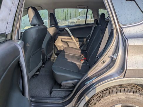 Used 2017 Toyota RAV4 LE FWD image 26