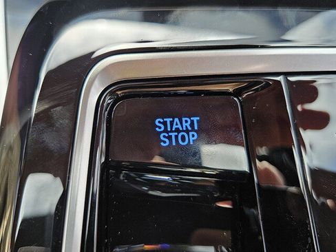 New 2025 BMW i7 xDrive60 image 35