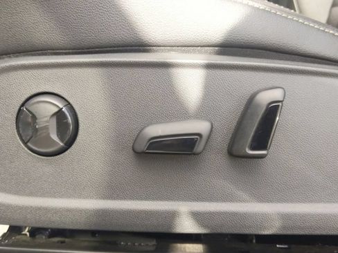 Used 2023 Volkswagen Jetta SE FWD image 17