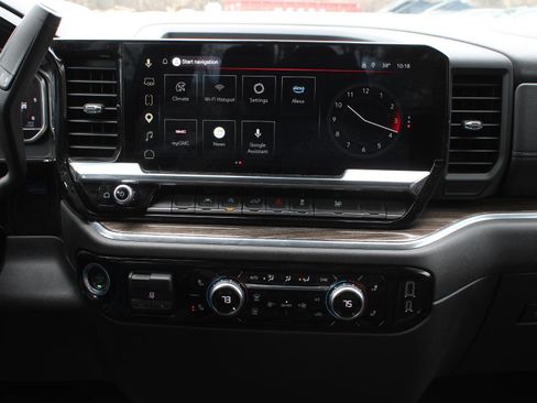 Used 2025 GMC Sierra 1500 Elevation image 13