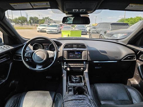 Used 2017 Jaguar F-PACE Prestige AWD/4WD image 12