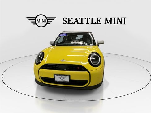 Certified 2025 MINI Cooper S image 4