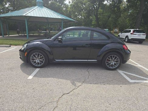 Used 2012 Volkswagen Beetle 2.0T FWD image 8