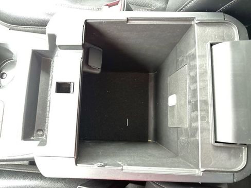 Used 2022 Ford Explorer Limited w/ Equipment Group 301A image 29