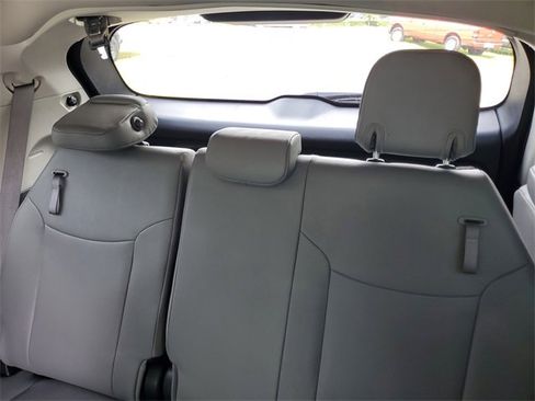 Used 2024 Toyota Sienna XLE image 29