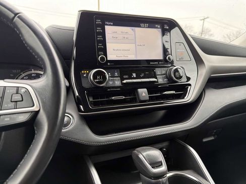 Used 2022 Toyota Highlander XLE image 27