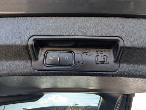 Certified 2022 Ford Explorer XLT w/ Equipment Group 202A image 13