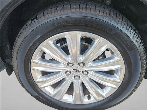 Used 2020 Ford Explorer Limited w/ Class III Trailer Tow Package RWD image 24