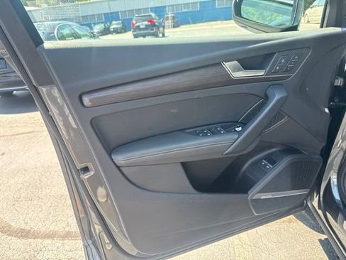 Used 2024 Audi Q5 e Premium Plus AWD/4WD image 11
