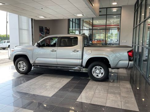 Used 2019 Toyota Tacoma SR w/ SR Convenience Package RWD image 4