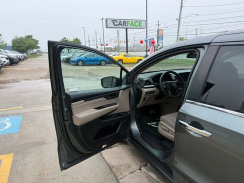 Used 2019 Honda Odyssey EX image 15