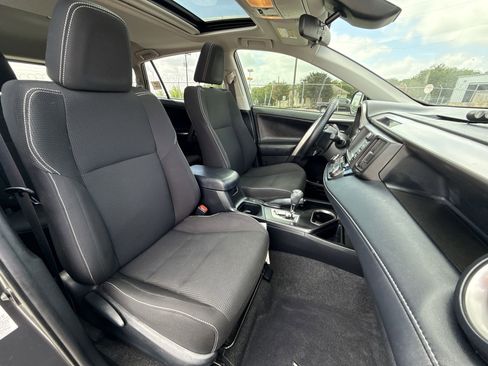 Used 2018 Toyota RAV4 XLE FWD image 26