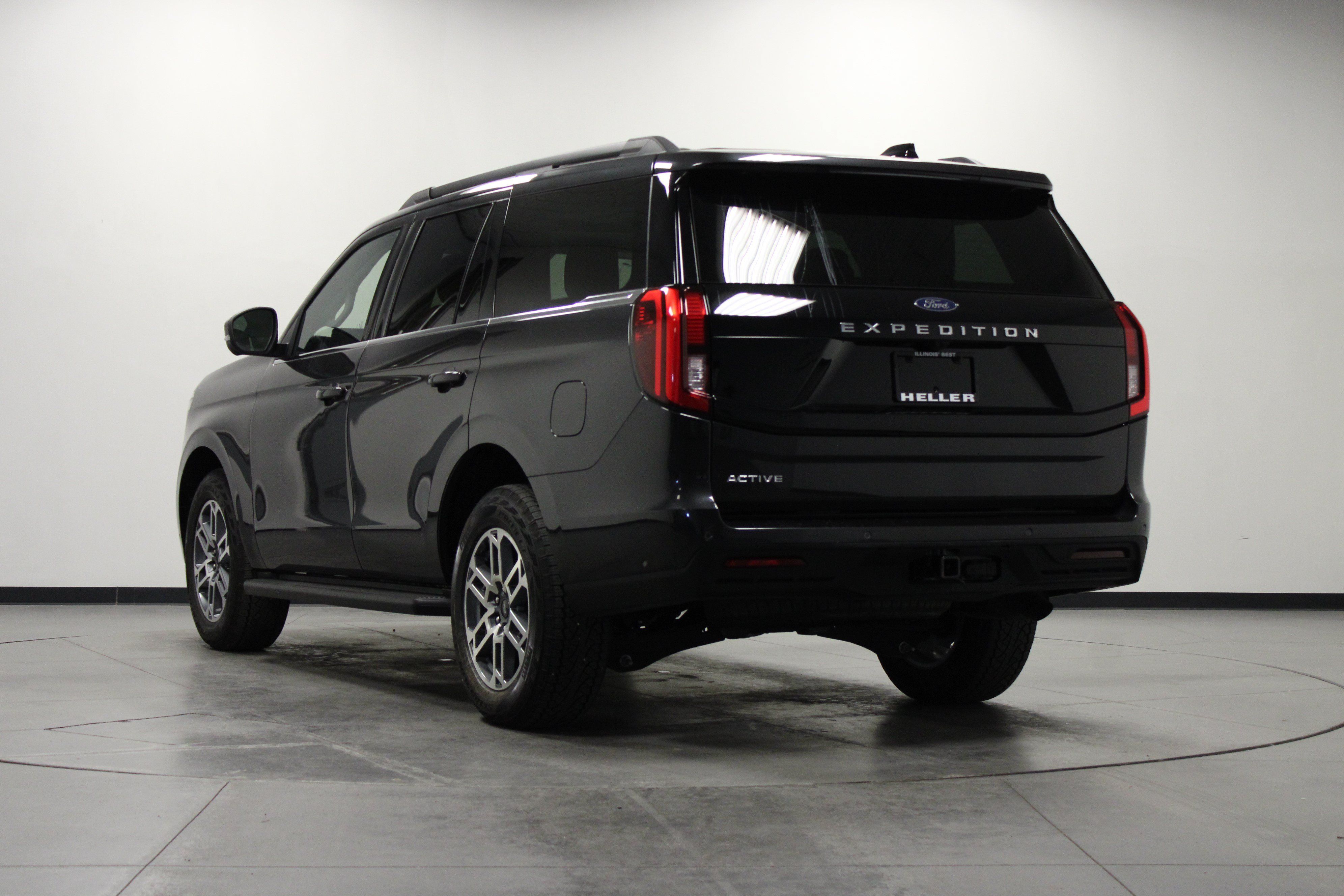Used 2025 Ford Expedition Active AWD/4WD image 6
