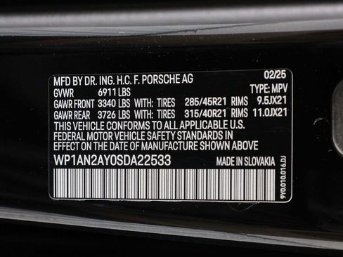 Certified 2025 Porsche Cayenne S AWD/4WD image 19