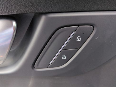 Used 2025 Buick Enclave Sport Touring FWD image 13