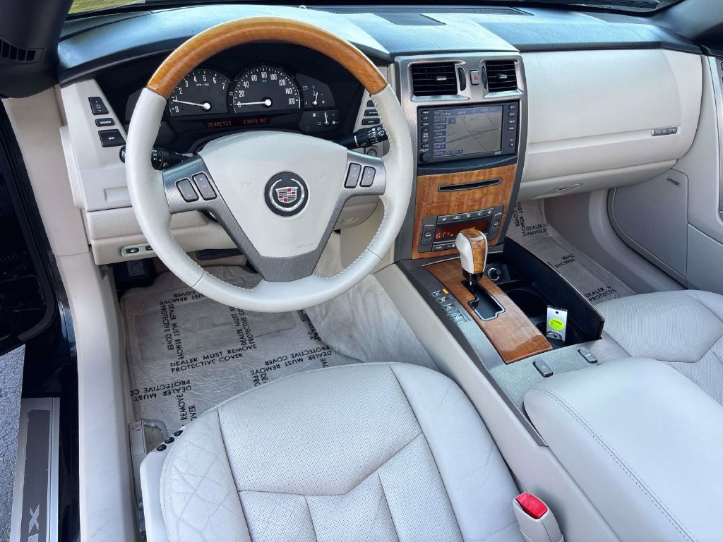 Used 2006 Cadillac XLR RWD image 7