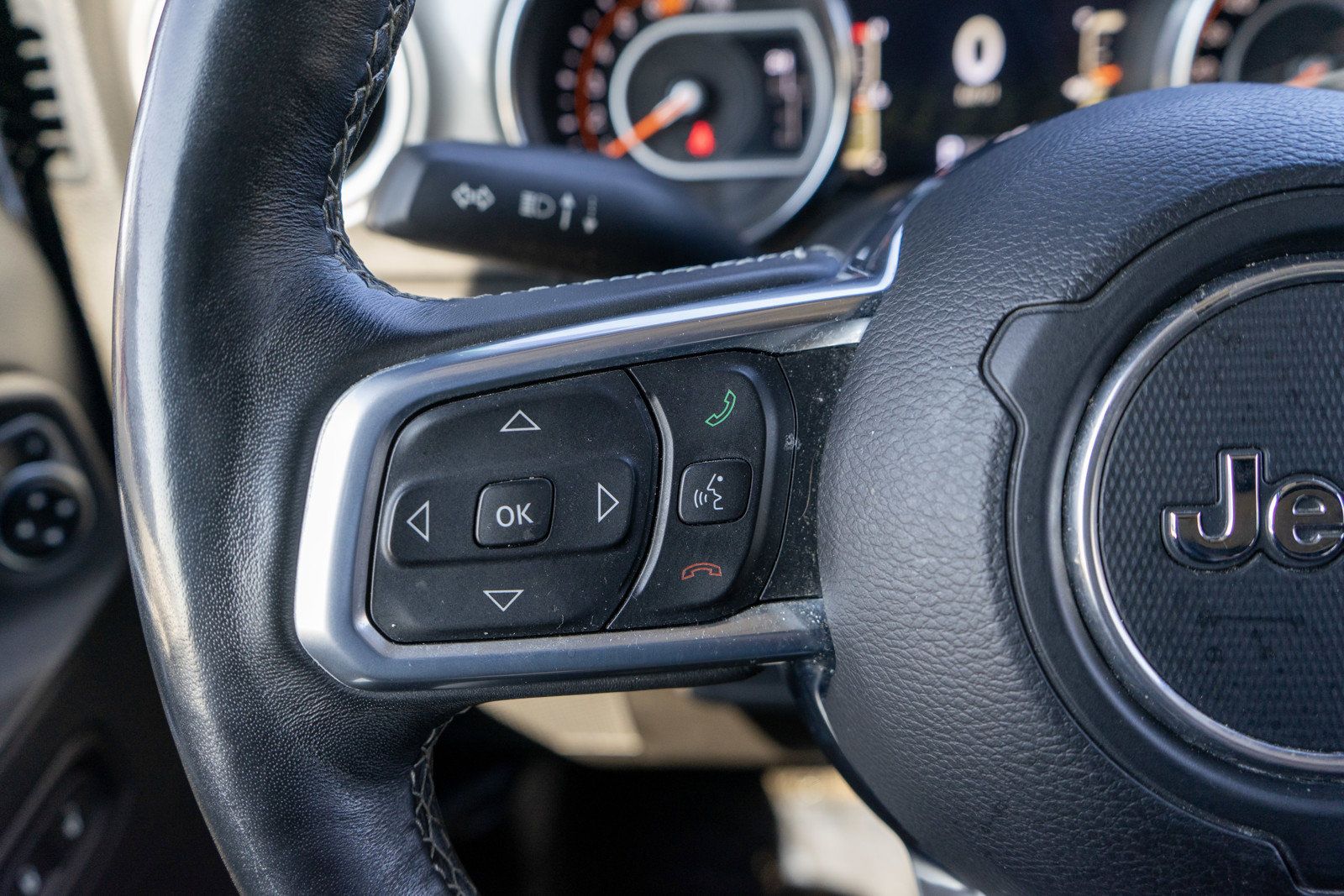 Used 2019 Jeep Wrangler Unlimited Sahara AWD/4WD image 24