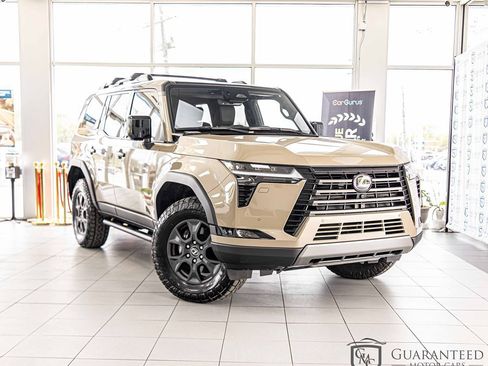 Used 2024 Lexus GX 550 AWD/4WD image 3