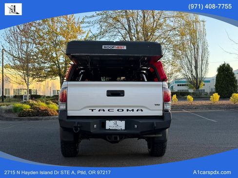 Used 2022 Toyota Tacoma TRD Off-Road AWD/4WD image 7