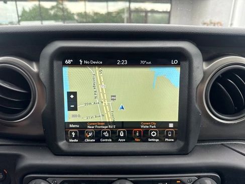 Used 2023 Jeep Wrangler Unlimited w/ Cold Weather Group AWD/4WD image 3