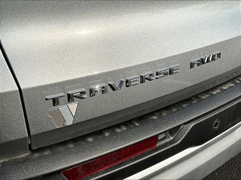 New 2026 Chevrolet Traverse LT w/ Driver Confidence Package AWD/4WD image 14