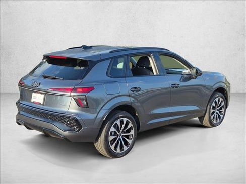 New 2026 Audi Q3 quattro 2.0T AWD/4WD image 2