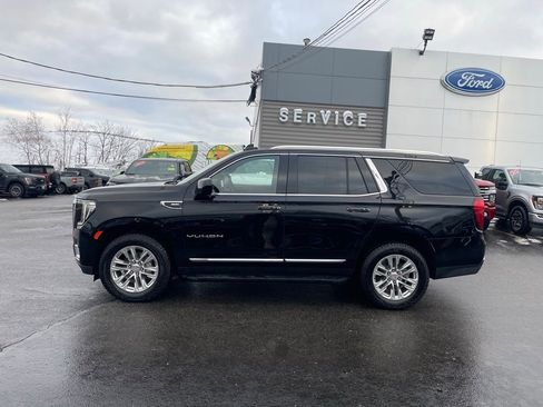 Used 2023 GMC Yukon SLT image 2