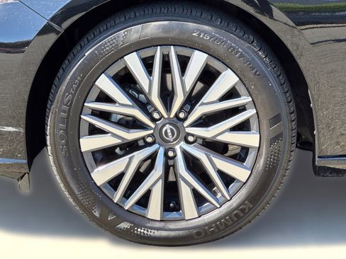 Used 2025 Nissan Altima 2.5 SV image 10