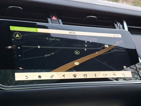 Used 2020 Land Rover Range Rover Evoque SE image 14