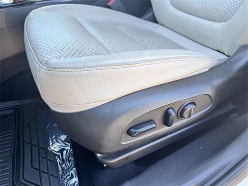 Used 2022 Buick Encore GX Essence w/ Advanced Technology Package image 21