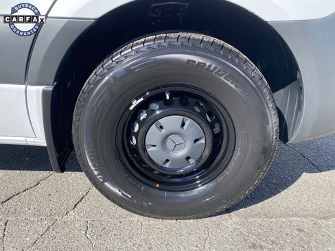 Used 2025 Mercedes-Benz Sprinter 2500 image 9