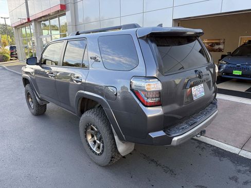 Used 2020 Toyota 4Runner TRD Off-Road Premium w/ Moonroof Package AWD/4WD image 3