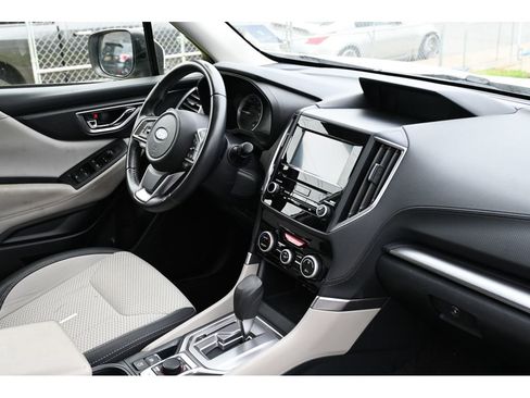 Used 2022 Subaru Forester Premium AWD/4WD image 8