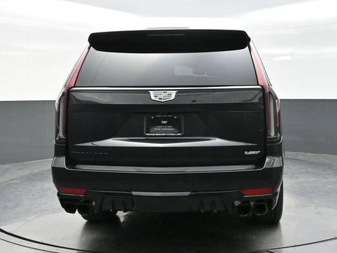 Certified 2024 Cadillac Escalade ESV V w/ LPO, ONYX Package AWD/4WD image 6