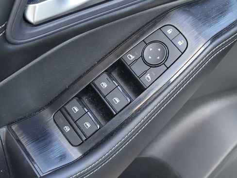 Used 2023 Nissan Rogue SV w/ SV Premium B Package FWD image 21