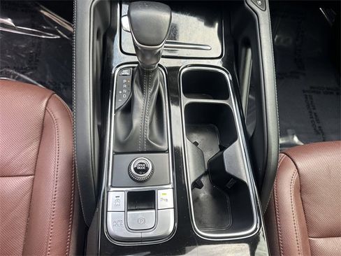 Used 2024 Kia Telluride EX w/ EX Captain's Chair Package image 26