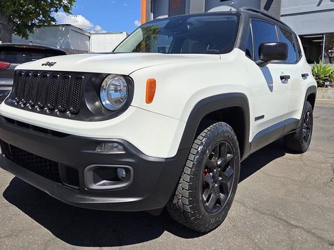 Used 2017 Jeep Renegade Latitude w/ Popular Equipment Group AWD/4WD image 16