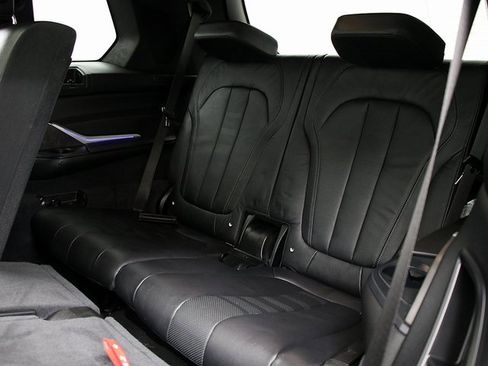 Used 2019 BMW X7 xDrive50i w/ Dynamic Handling Package image 12