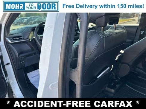 Used 2023 Toyota Sienna XSE image 32