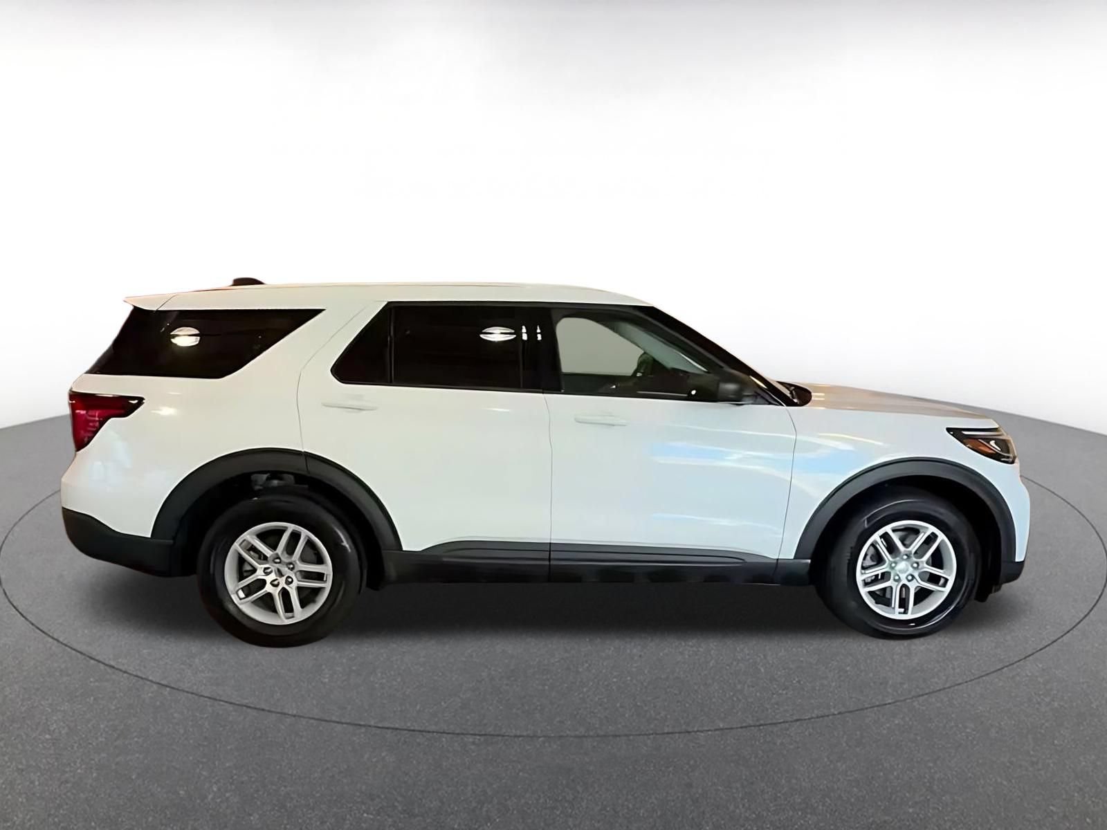 Used 2026 Ford Explorer Active AWD/4WD image 14