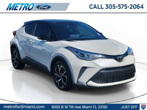 Used 2020 Toyota C-HR LE image 1