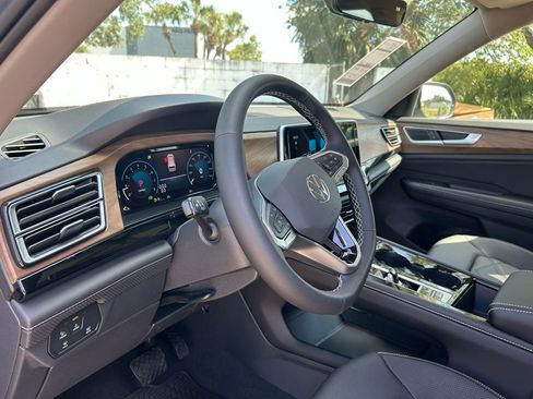 New 2026 Volkswagen Atlas SE FWD image 17