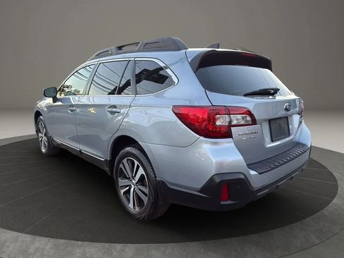 Used 2018 Subaru Outback 2.5i Limited image 7