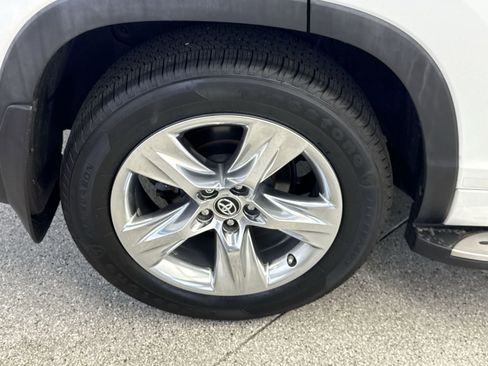 Used 2018 Toyota Highlander Limited image 45